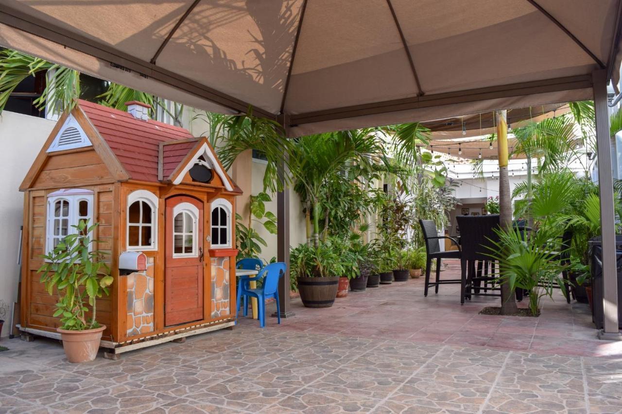 Hotel Bucaneros Isla Mujeres Extérieur photo