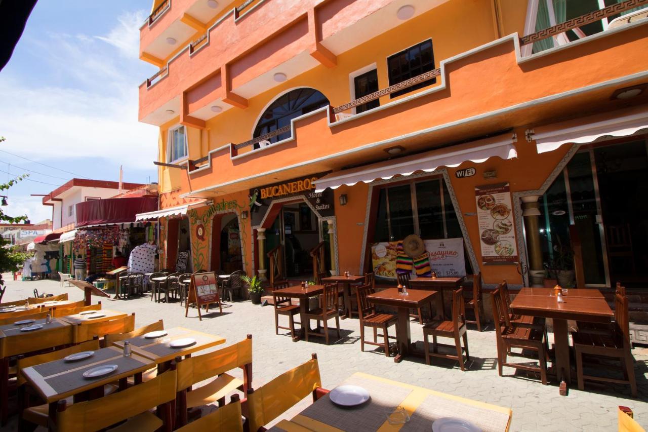 Hotel Bucaneros Isla Mujeres Extérieur photo