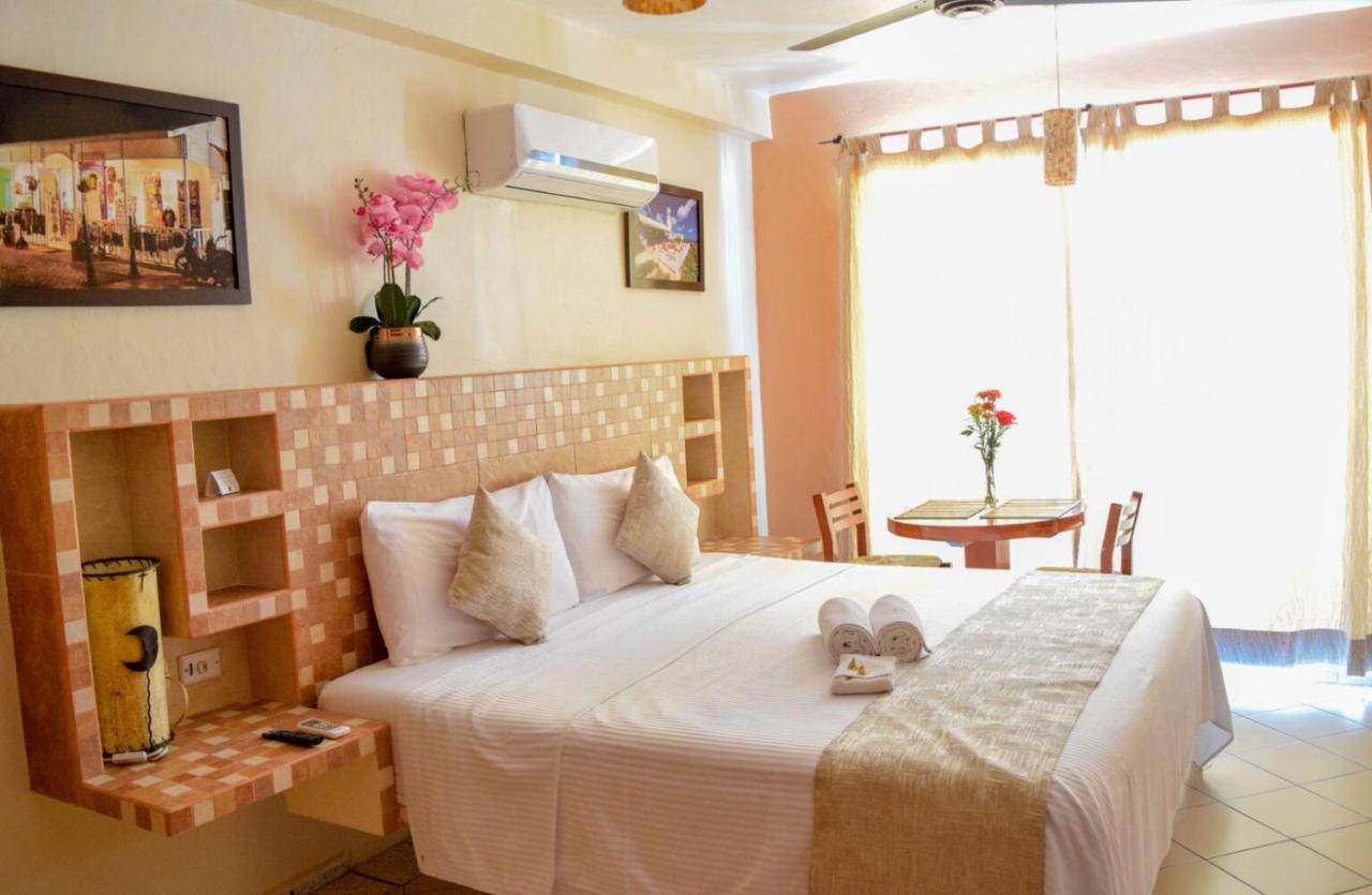 Hotel Bucaneros Isla Mujeres Extérieur photo
