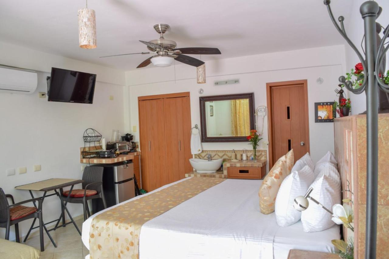 Hotel Bucaneros Isla Mujeres Extérieur photo