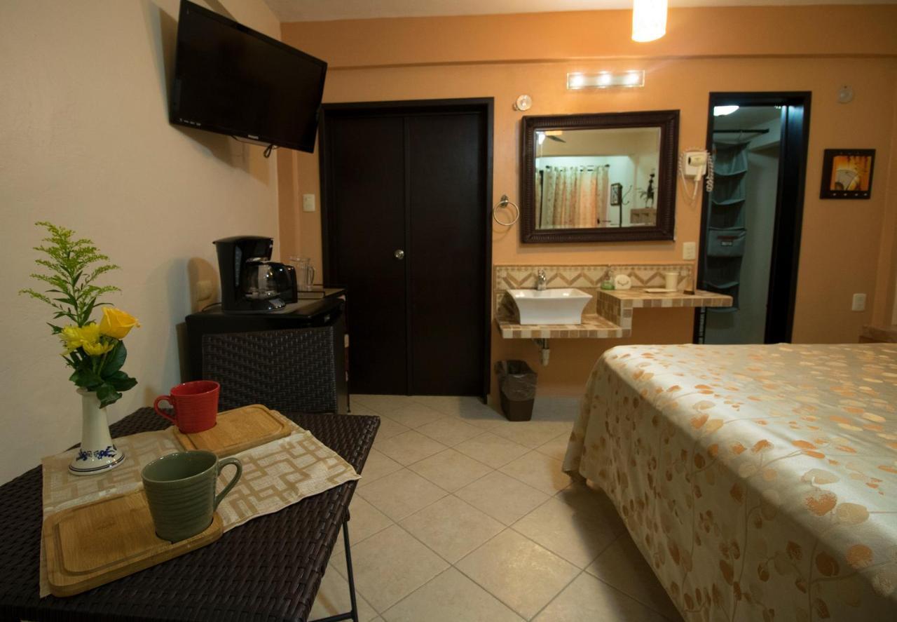 Hotel Bucaneros Isla Mujeres Extérieur photo