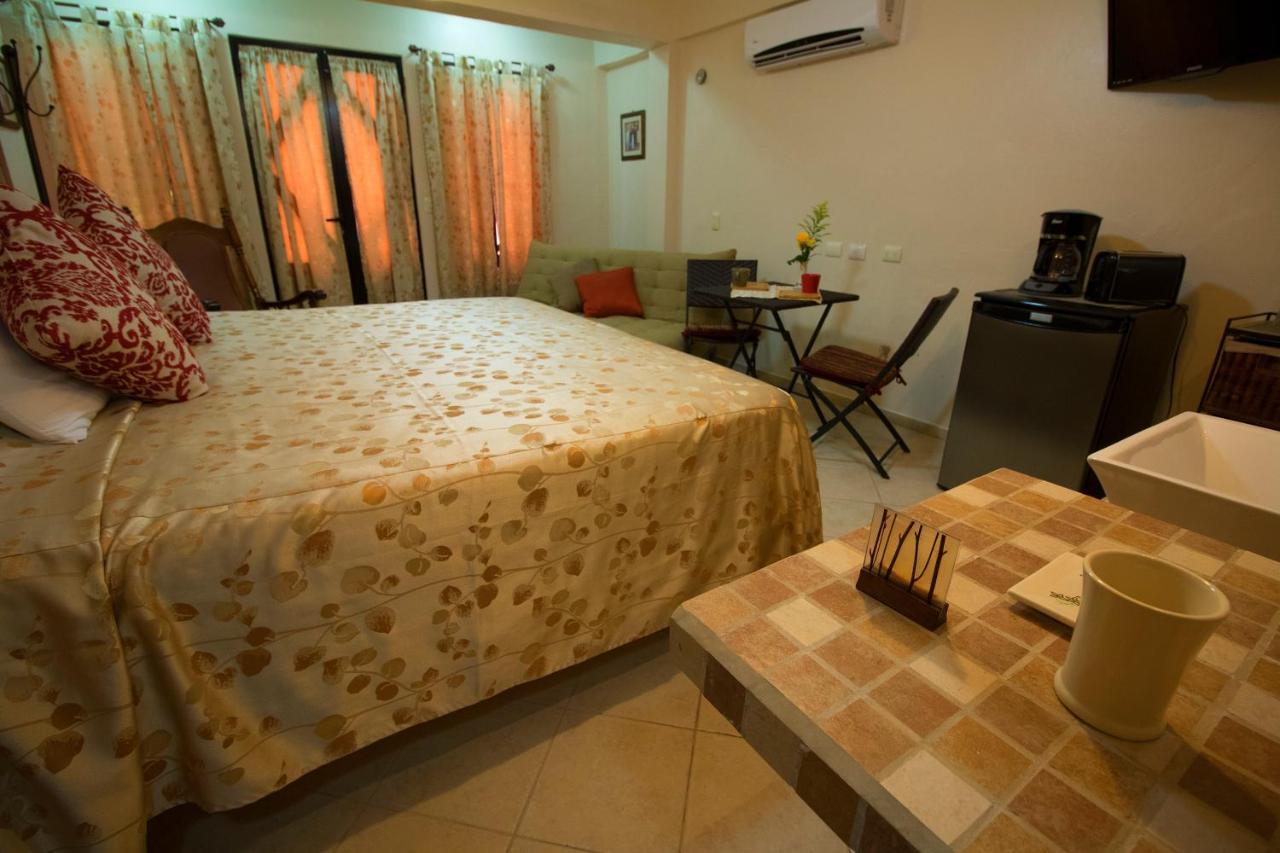 Hotel Bucaneros Isla Mujeres Extérieur photo