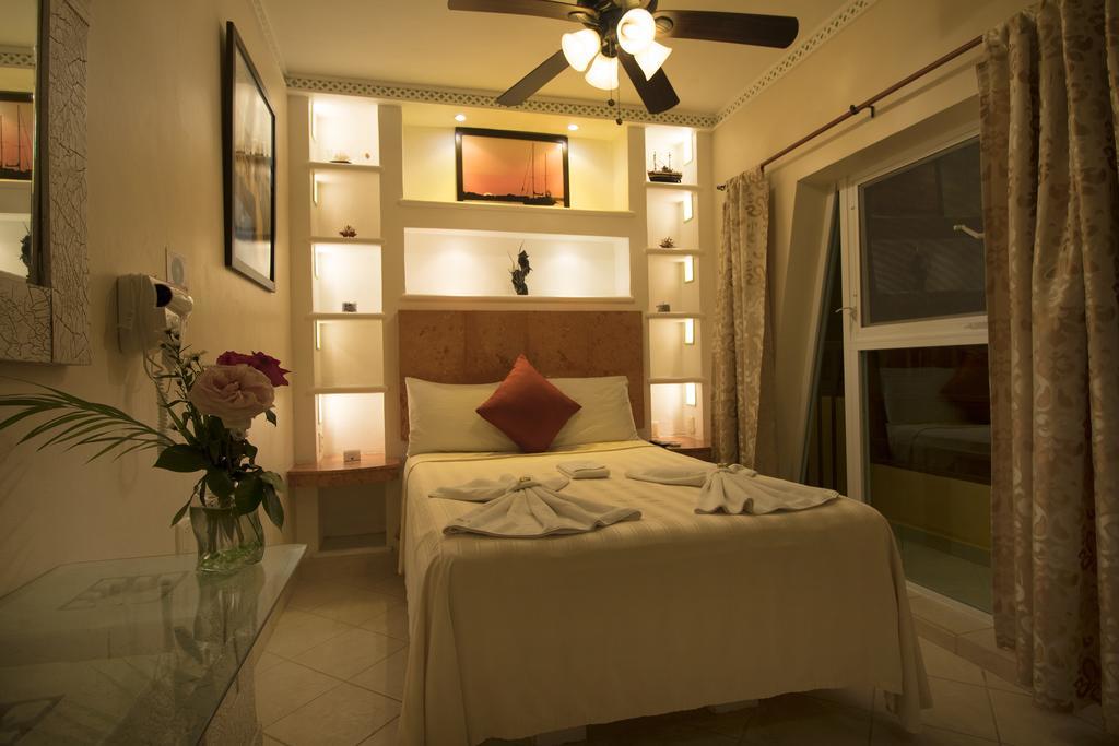 Hotel Bucaneros Isla Mujeres Extérieur photo